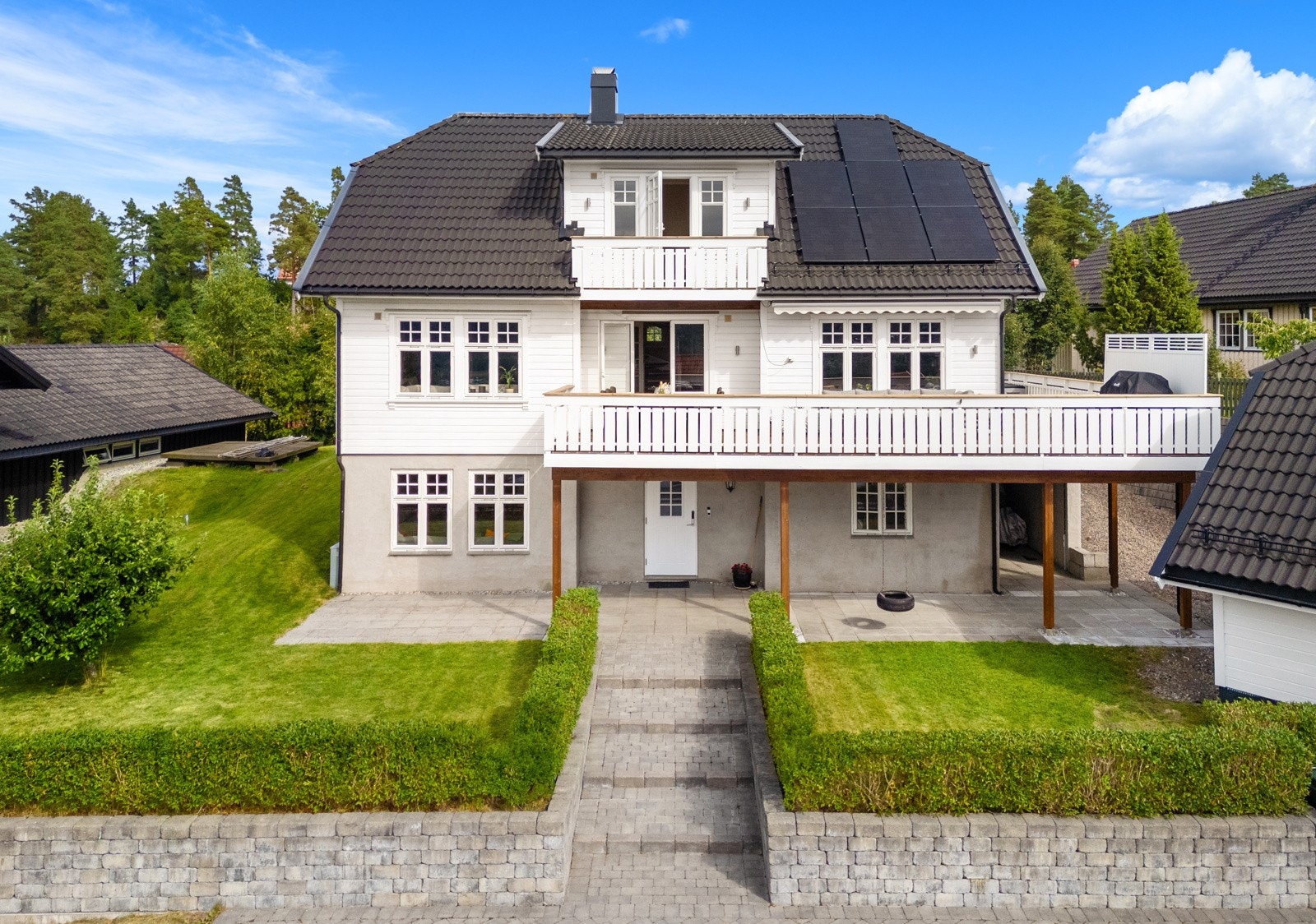 Eneboligen ble oppført i 2004 og har vært eid av samme eier siden byggeåret Galleribilde