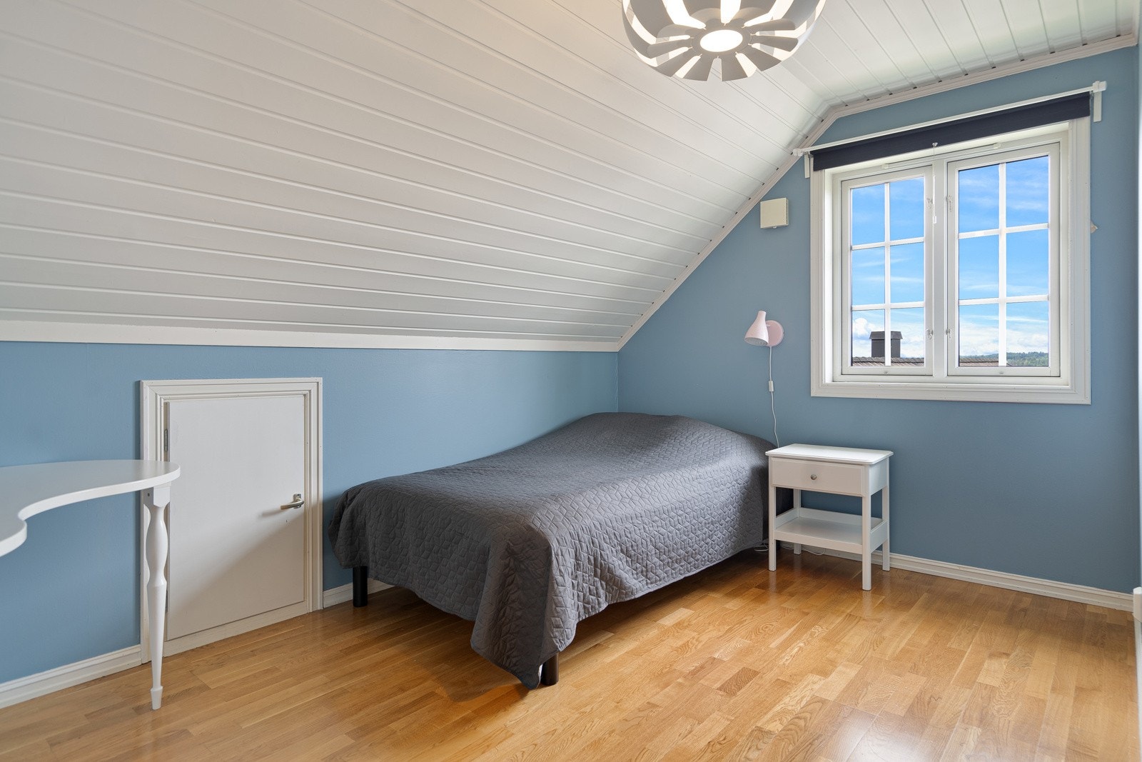 Soverom nr 3 - med kneloft Galleribilde