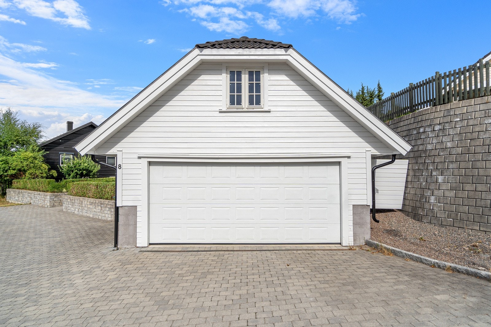 Praktisk dobbelgarasje fra 2010 med plass til 2 biler Galleribilde