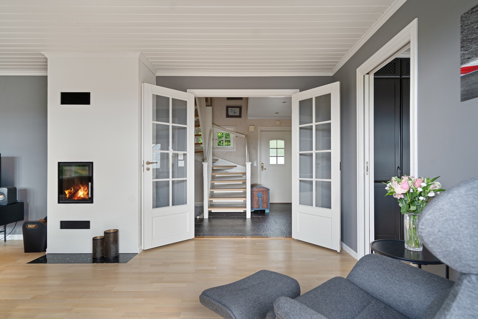 Merk at det er vannbåren varme i alle gulv i denne etasjen, samt i sokkeletasjen Galleribilde