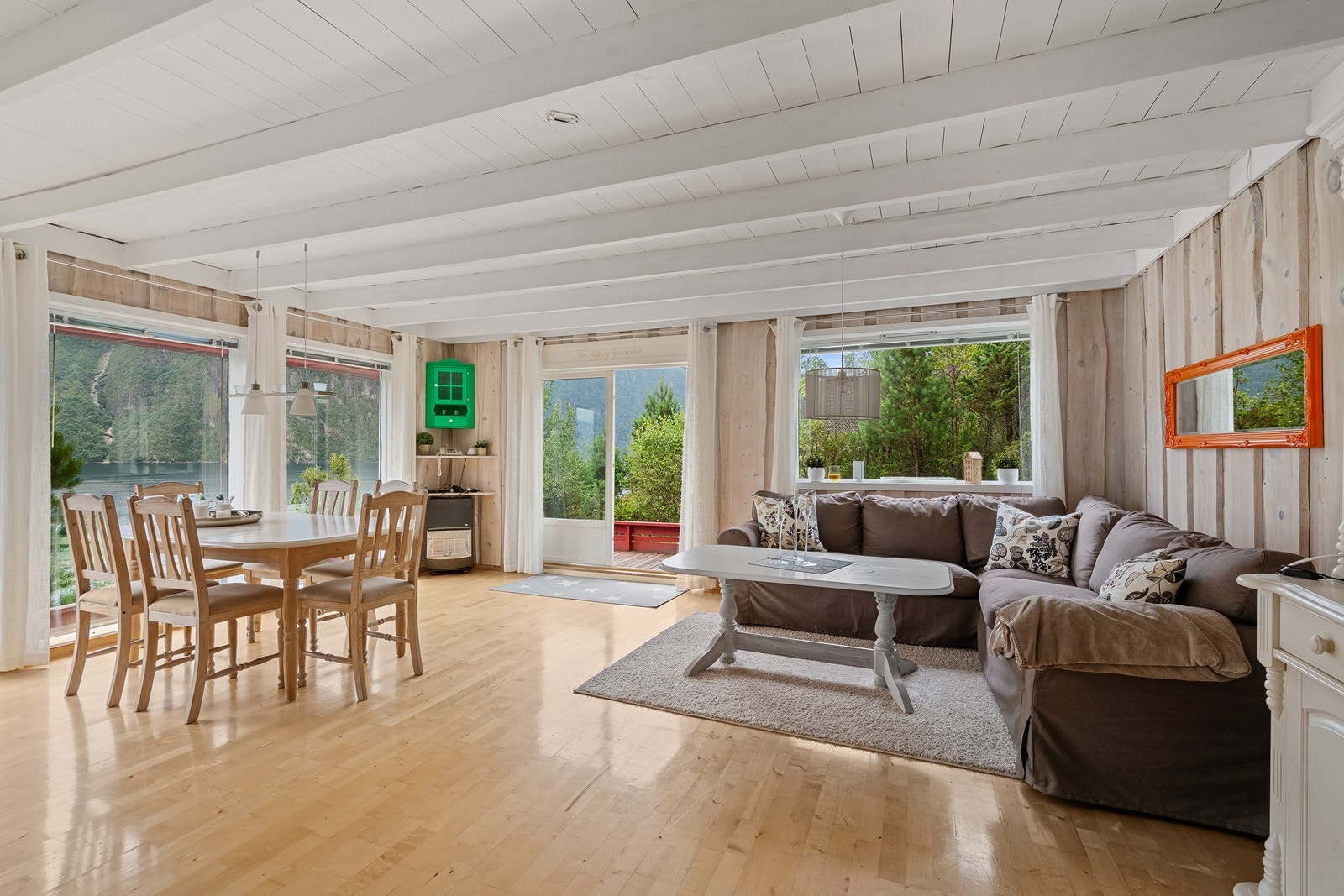 Hytta selges med alt innbo inkludert. Galleribilde