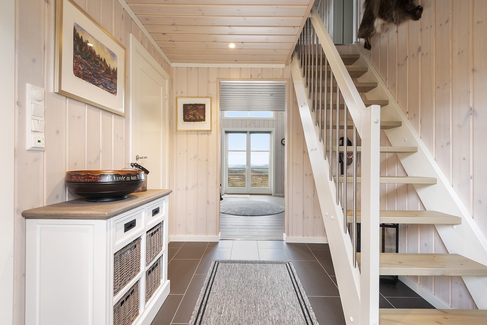 Gang med trapp til loftsetasjen. Galleribilde