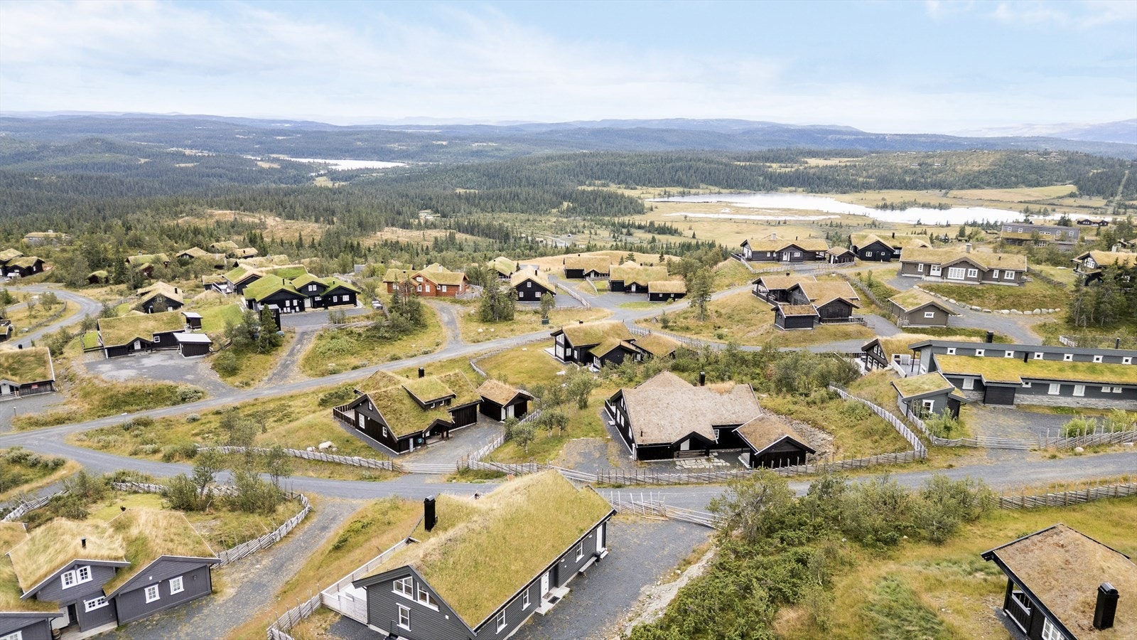 Idyllisk område med flere små tjern. Galleribilde