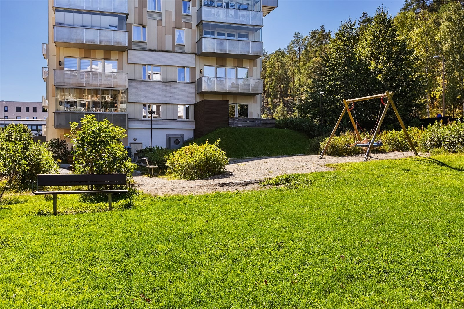 Nærområdet har fine uteområder til glede for både store og små. Galleribilde