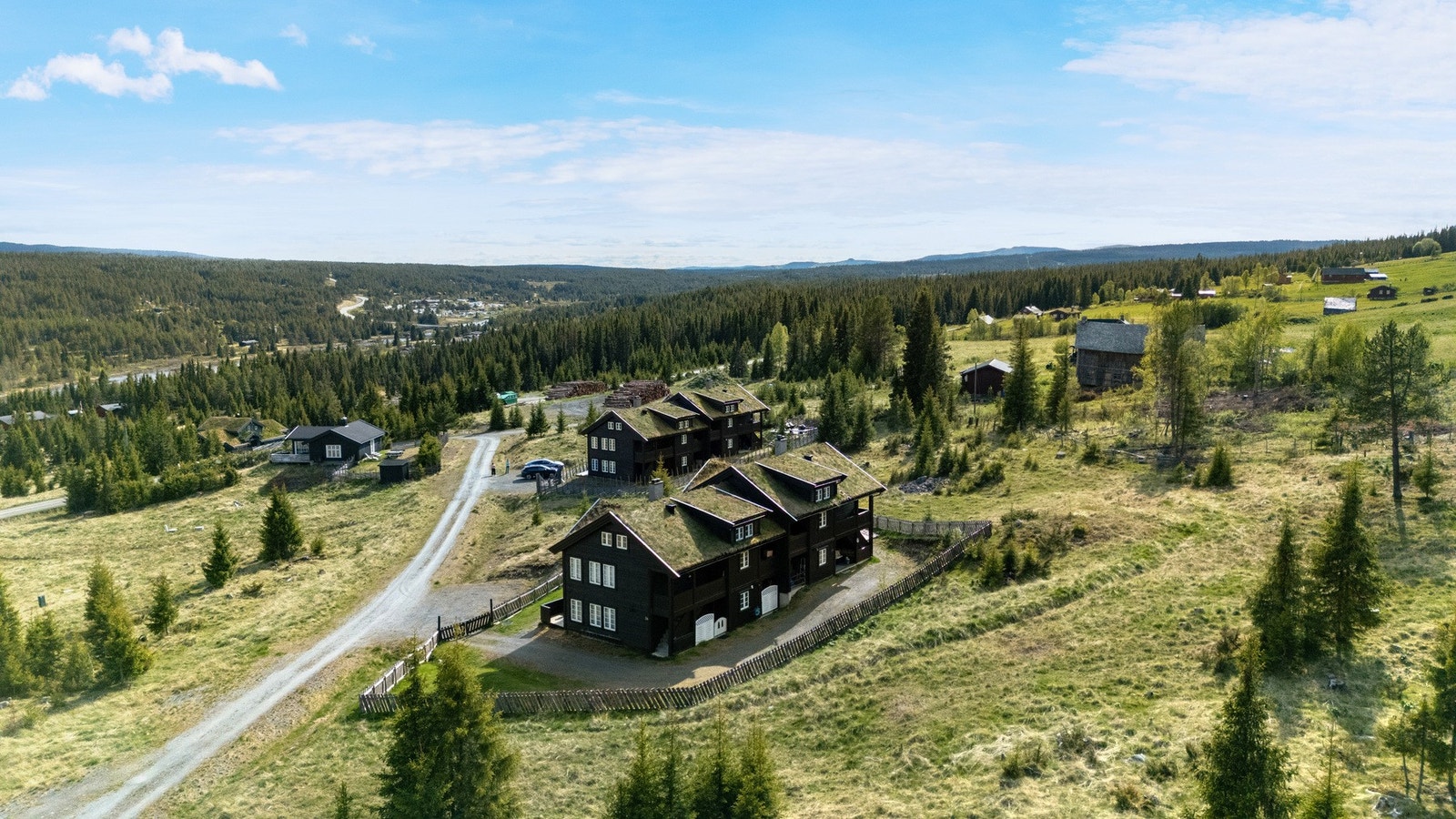 Brattstøltunet ligger i idylliske og allsidige Tisleidalen som er et vakkert område i Valdres med nærhet til Golsfjellet Galleribilde