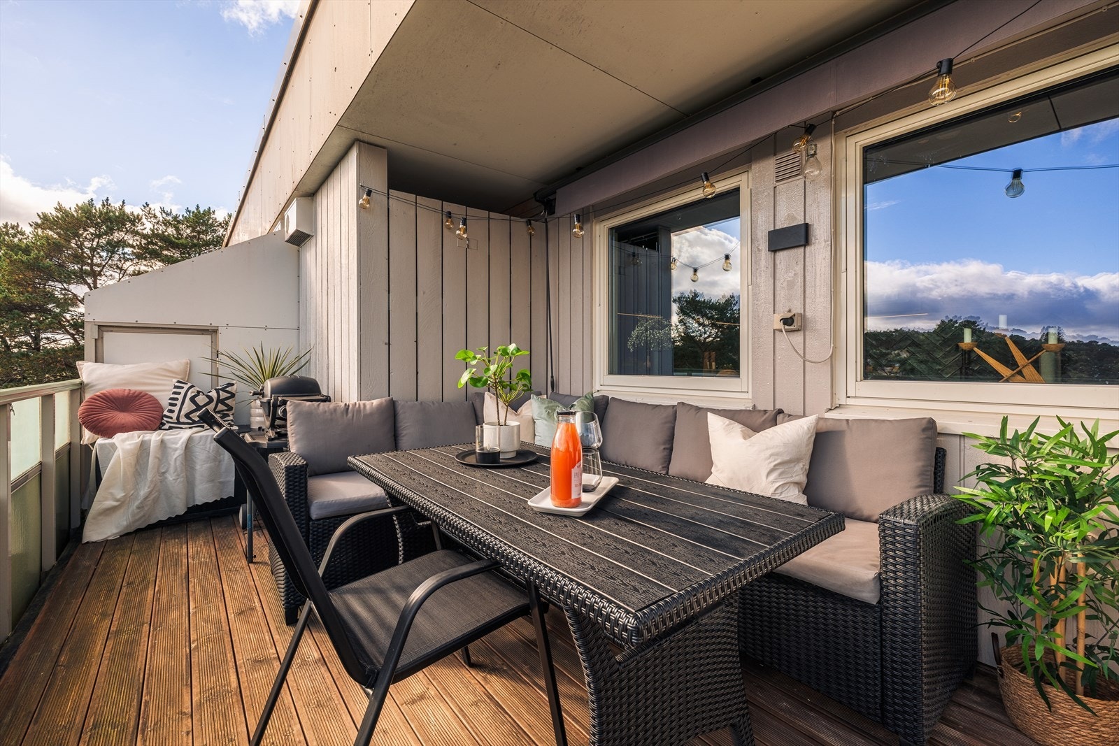 Det er "tørkerom" på balkongen på ca. 2 kvm. som har tilkomst fra både balkongen og fra vaskerommet. Galleribilde