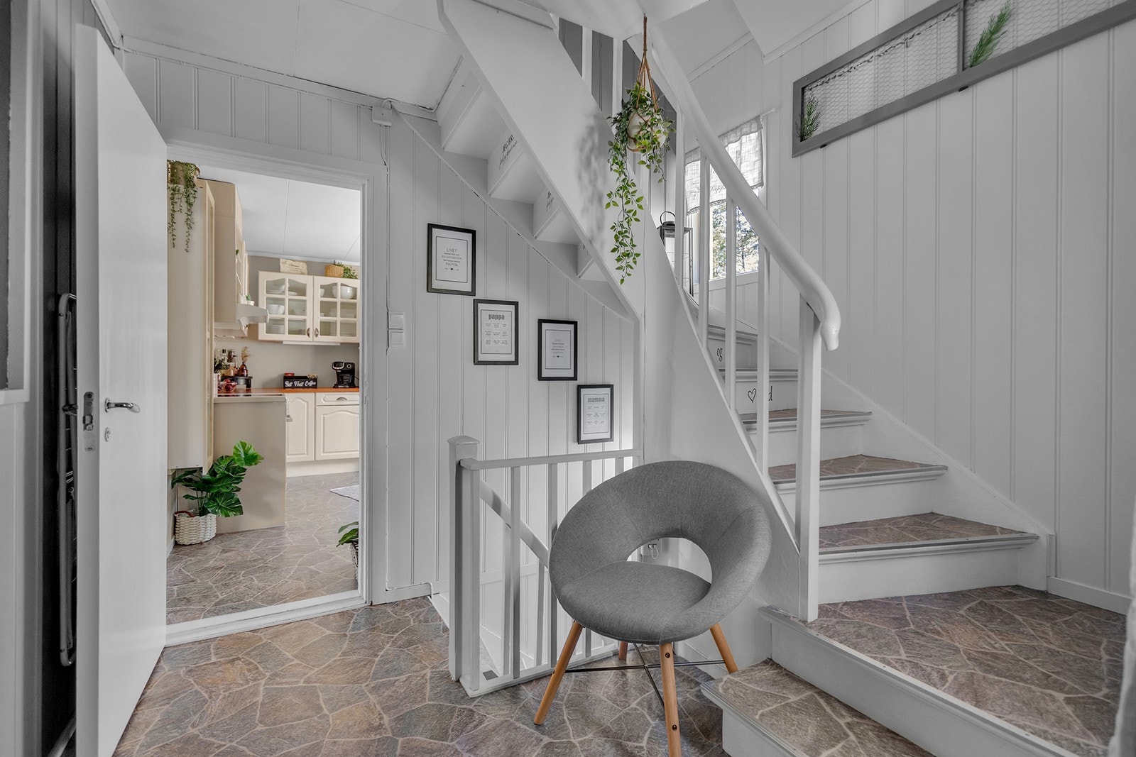 Gang med trapp Galleribilde