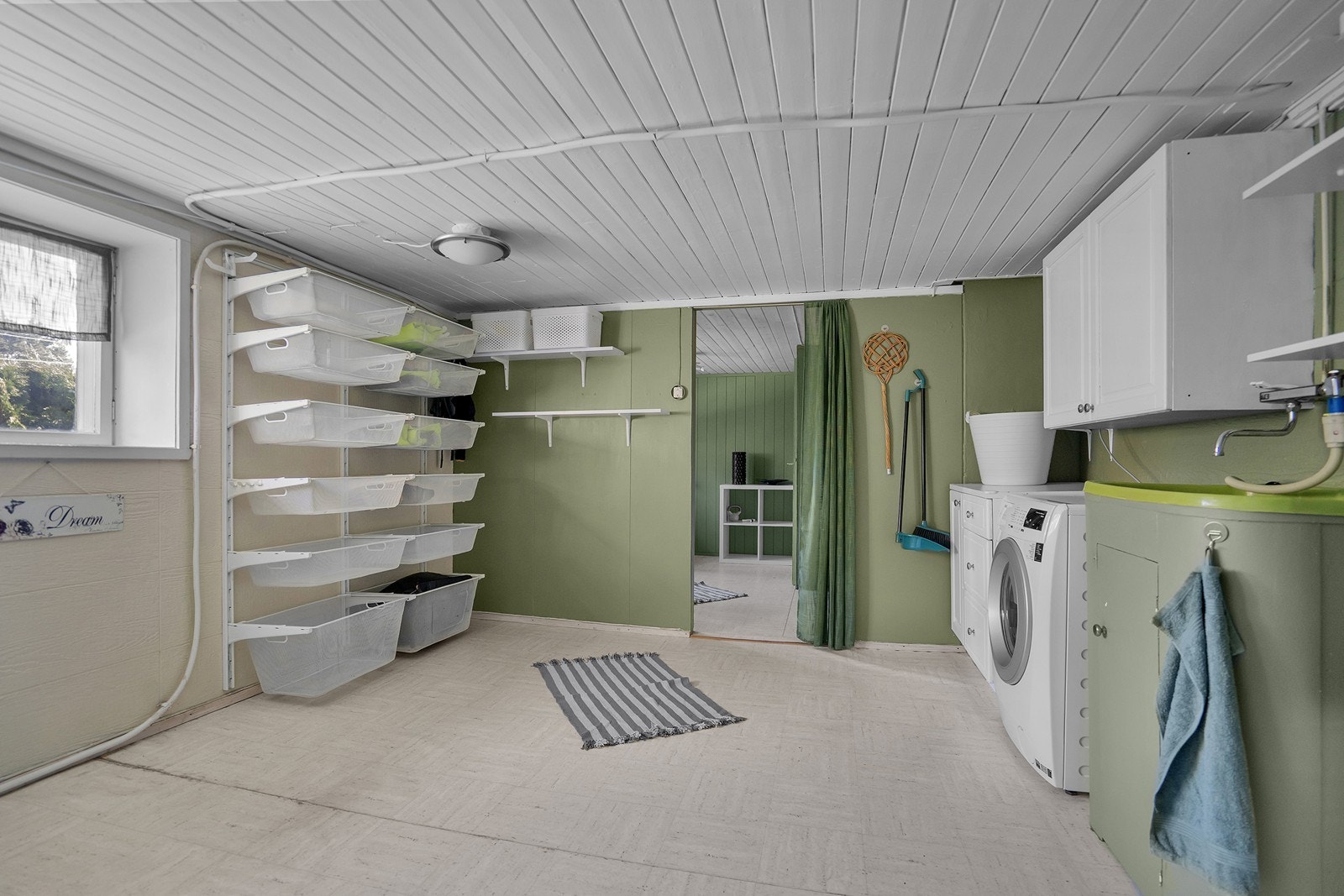 Vaskerom Galleribilde