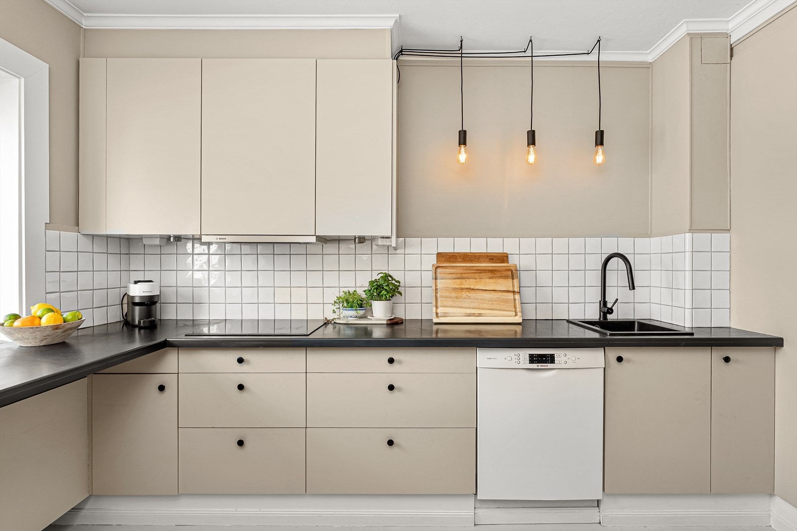 Leiligheten er malt i delikate farger Galleribilde