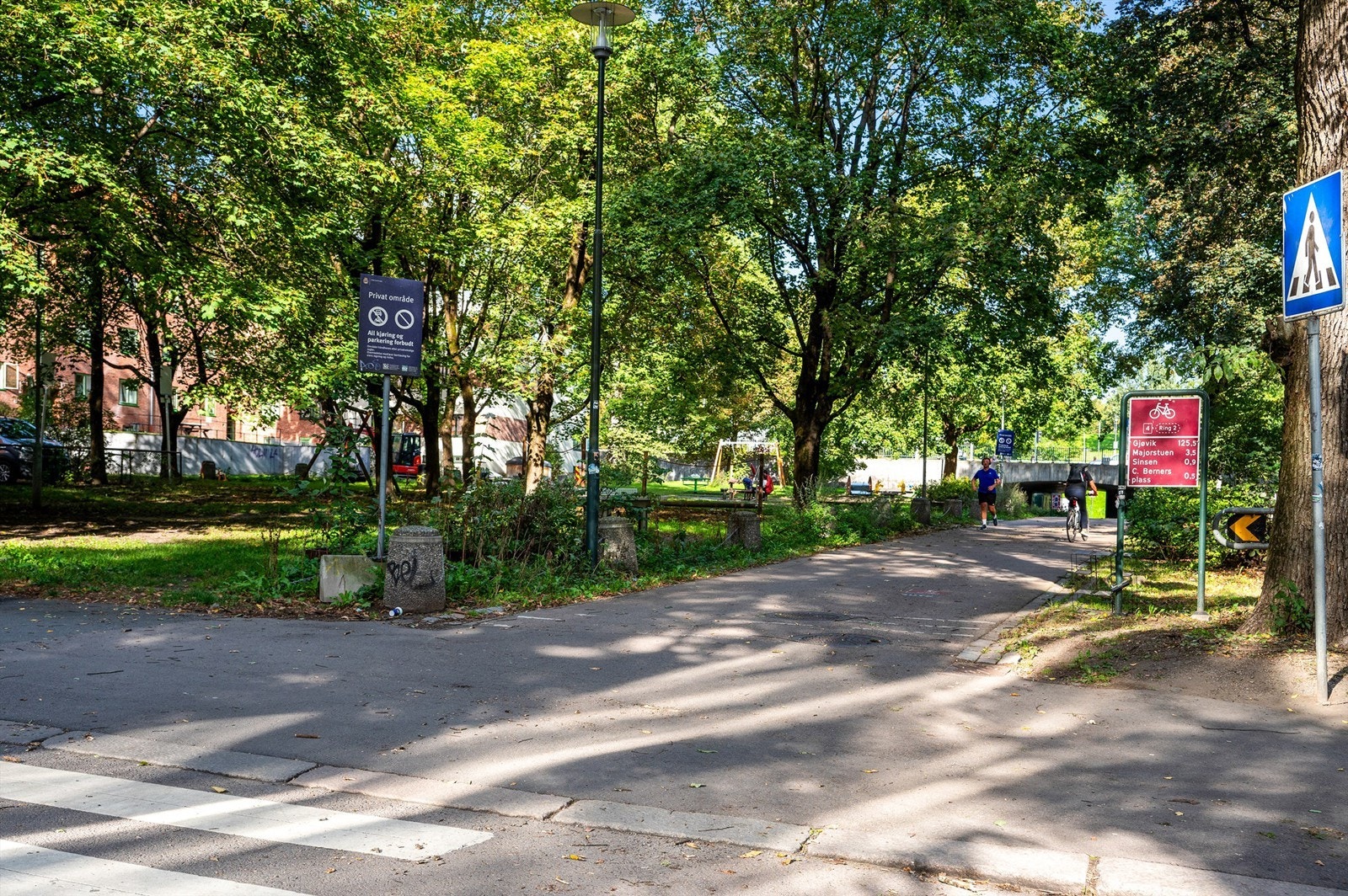 Flere parker og grøntarealer med flotte tur- og rekreasjonsmuligheter i nærmiljøet. Galleribilde