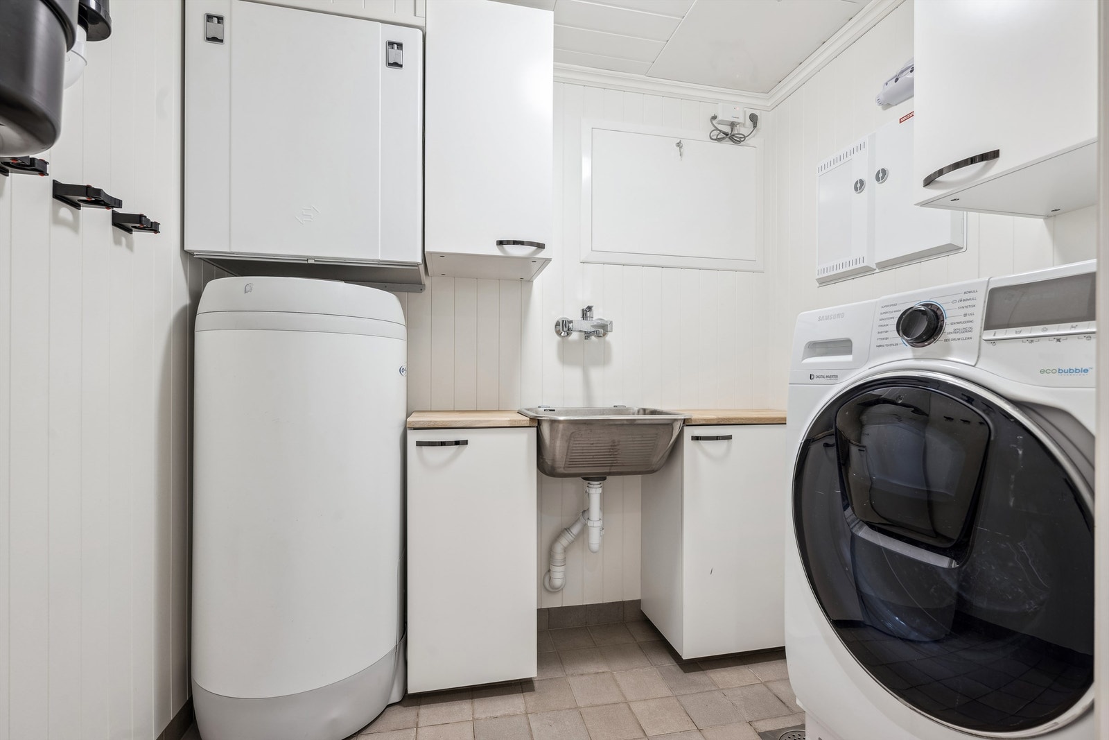 Vaskerom Galleribilde