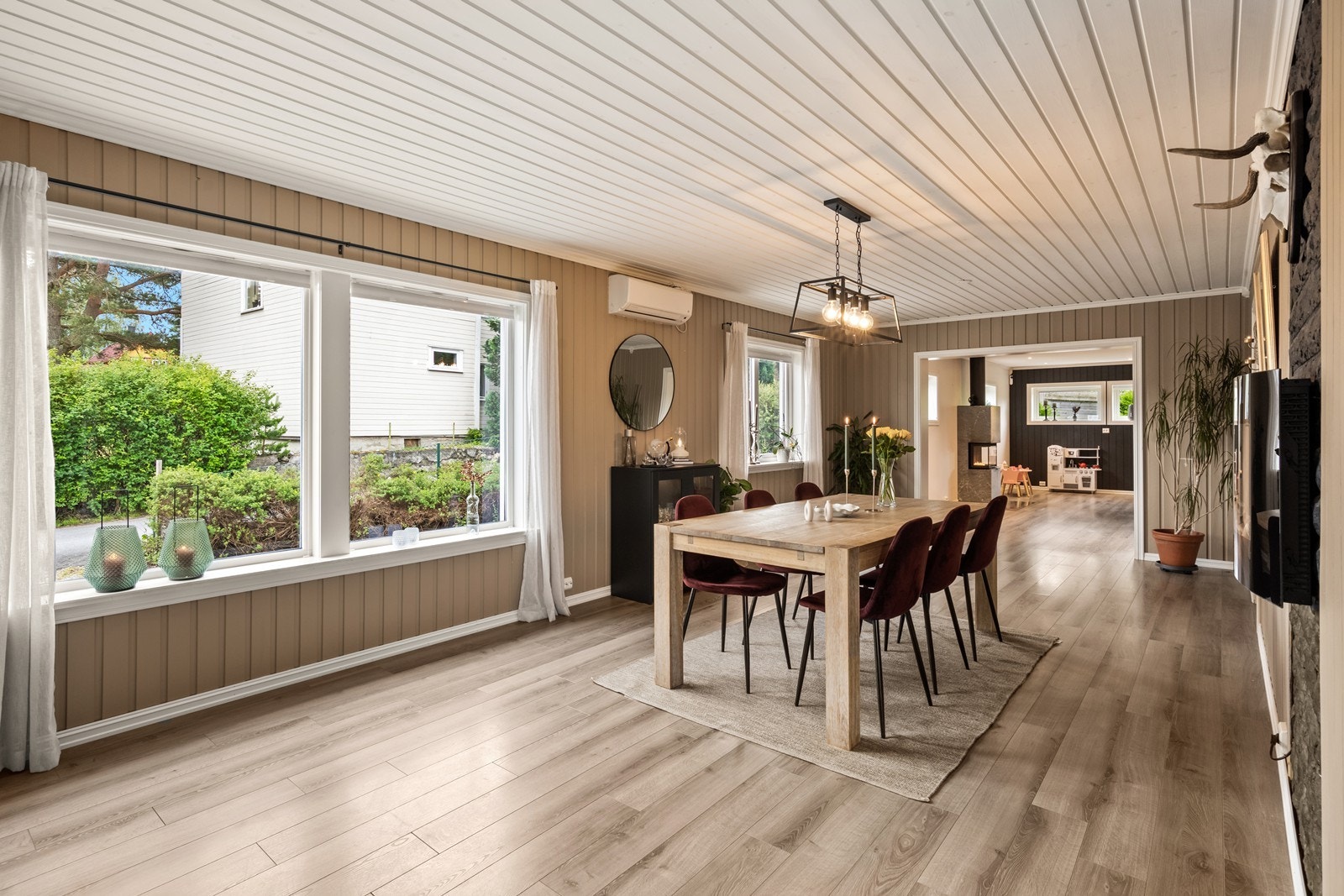 Spiseplass og stue Galleribilde