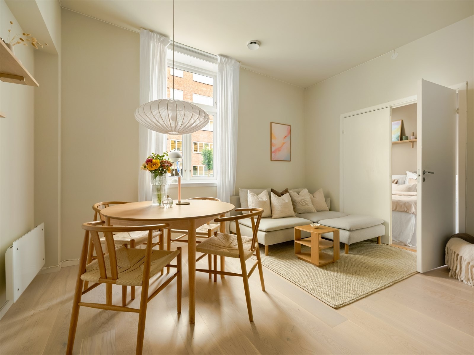 Velkommen til Maridalsveien 177A - en meget pen og tiltalende 2-roms leilighet med moderne standard og generøs takhøyde. Galleribilde