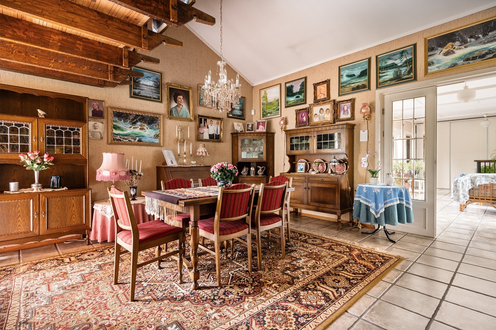 Kan en vegg få nok bilder? Galleribilde