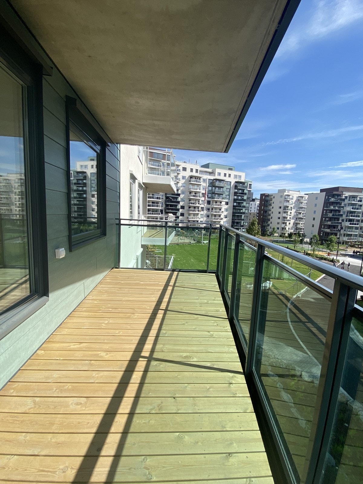 Solrik balkong Galleribilde