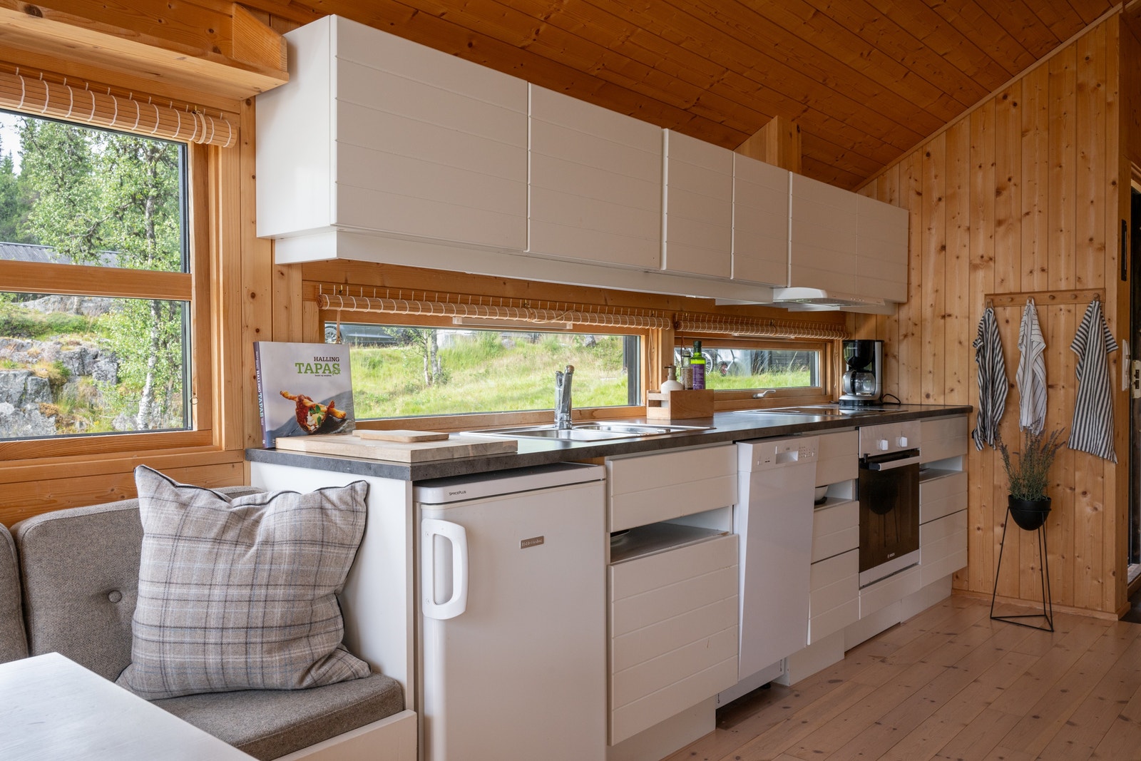 Praktisk kjøkken med alt man har behov for. Galleribilde