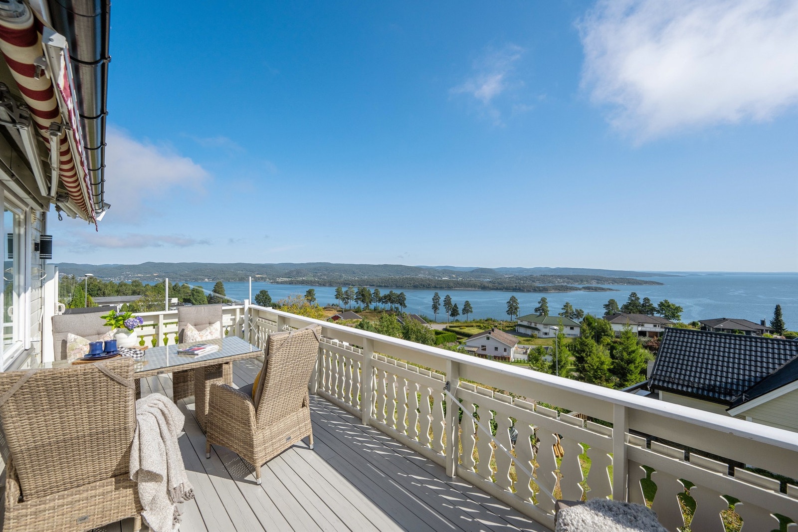 Flott beliggende rekkehus med fantastisk fjordutsikt! Galleribilde