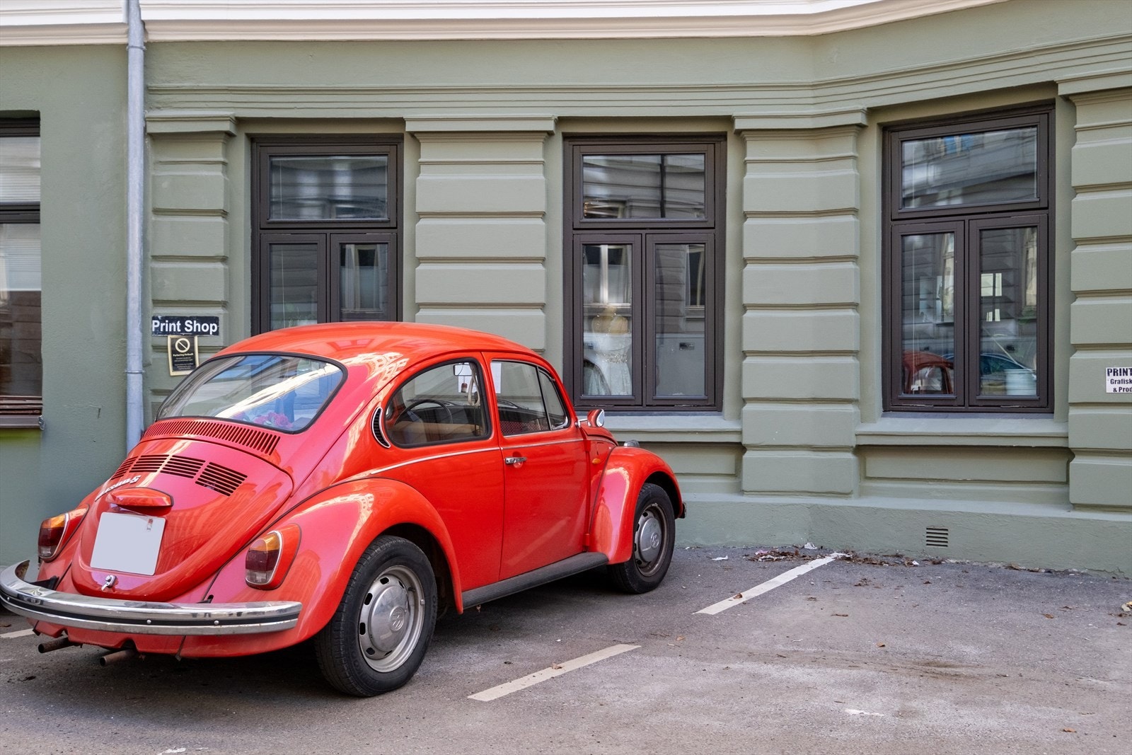 Leiligheten er perfekt for deg som ønsker et bredt utvalg av kollektivmuligheter, matbutikker, treningssenter, spisesteder og shopping i umiddelbar nærhet! Galleribilde