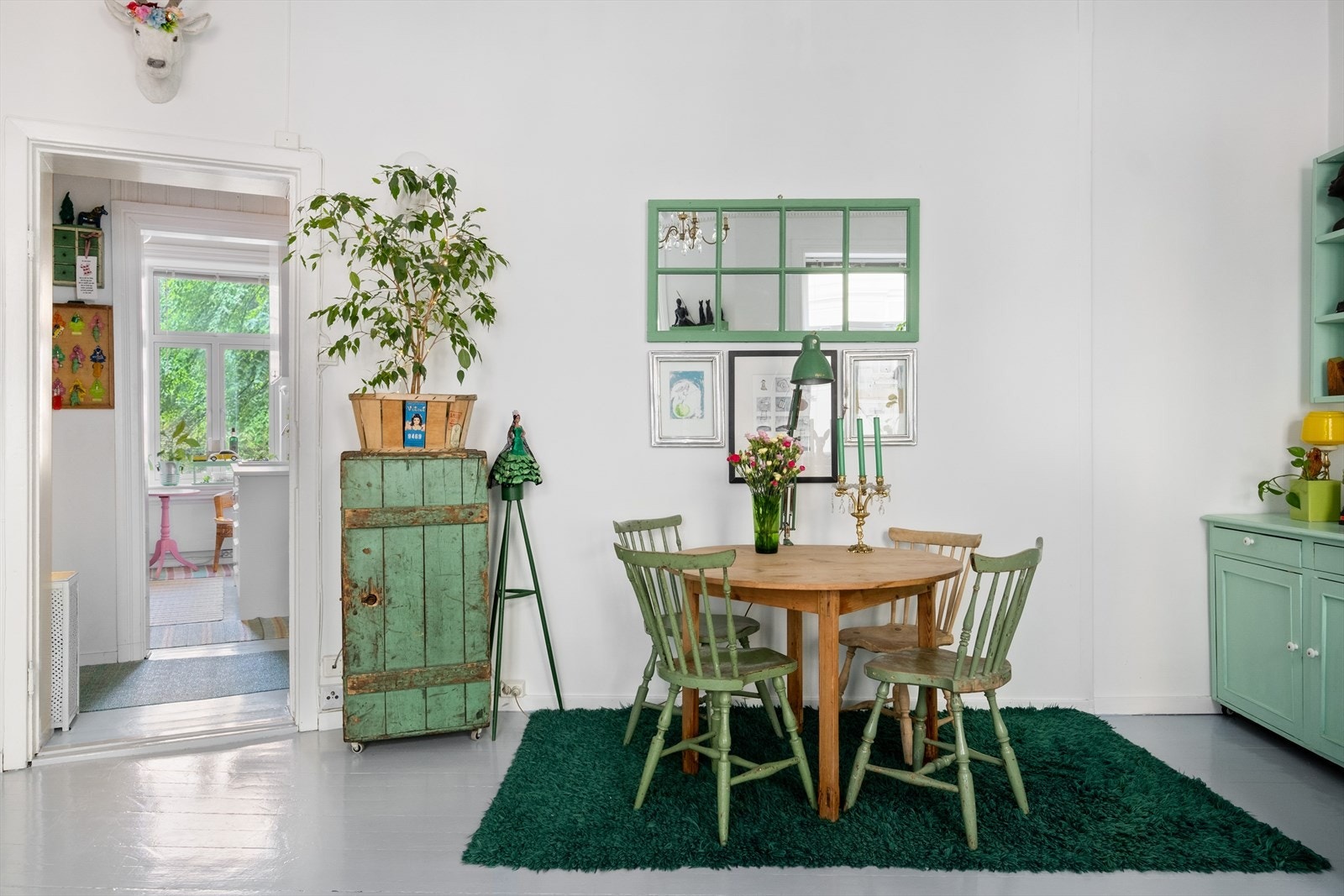 Det er også god plass til spisebord. Galleribilde