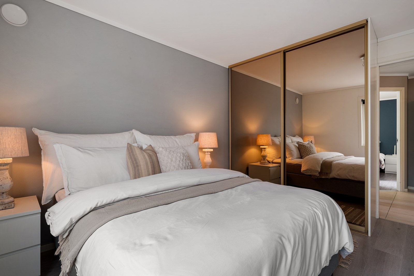 - Her er det også plass til en romslig garderobeløsning av eget ønske - Galleribilde