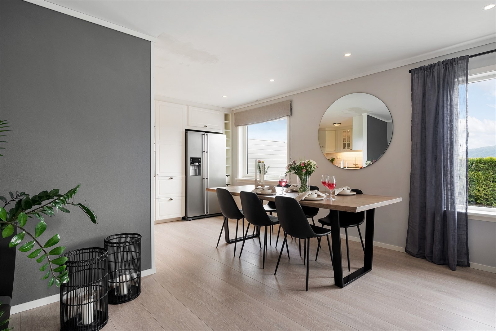 - Boligen er malt i delikate fargetoner som gjør det enkelt å sette sitt eget preg - Galleribilde