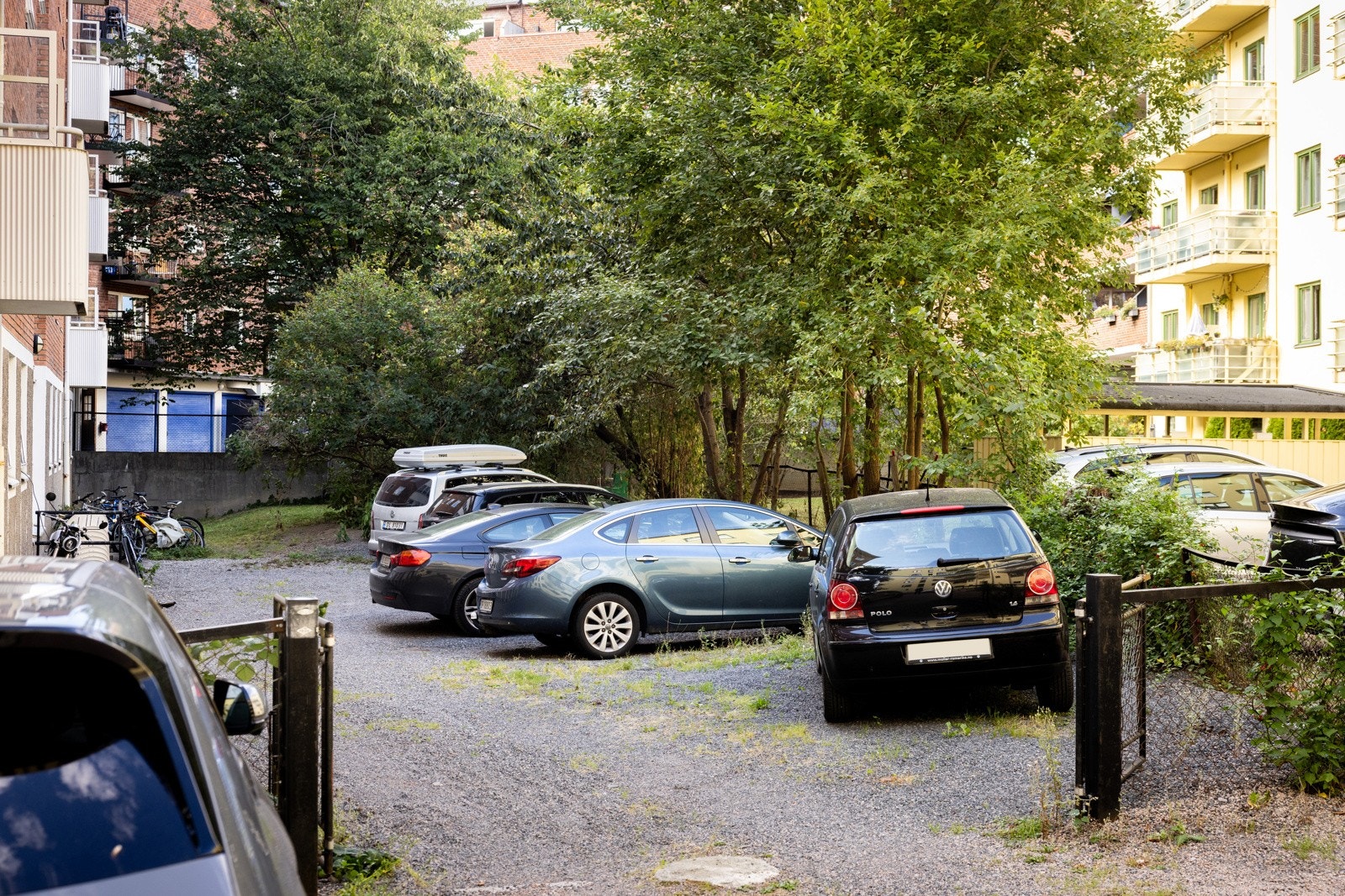 Det er mulig å leie parkeringsplass i bakgården. Galleribilde