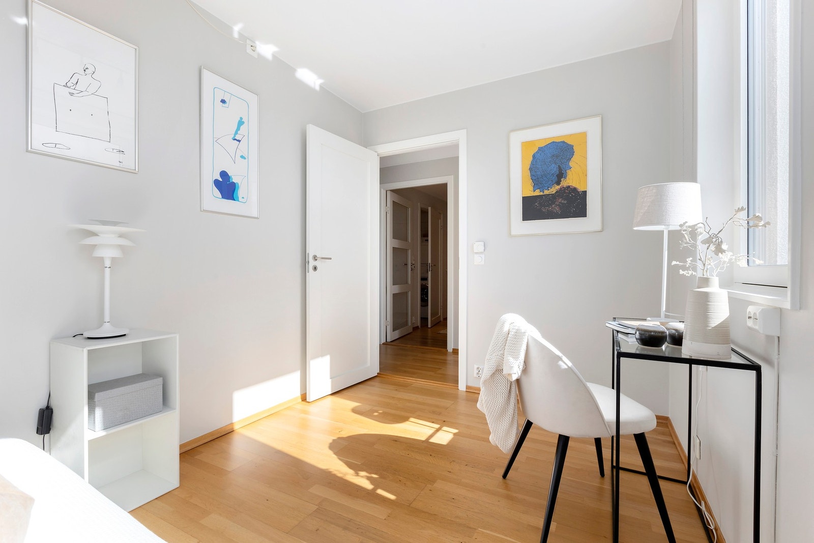 Det er totalt 3 soverom i leiligheten. Galleribilde