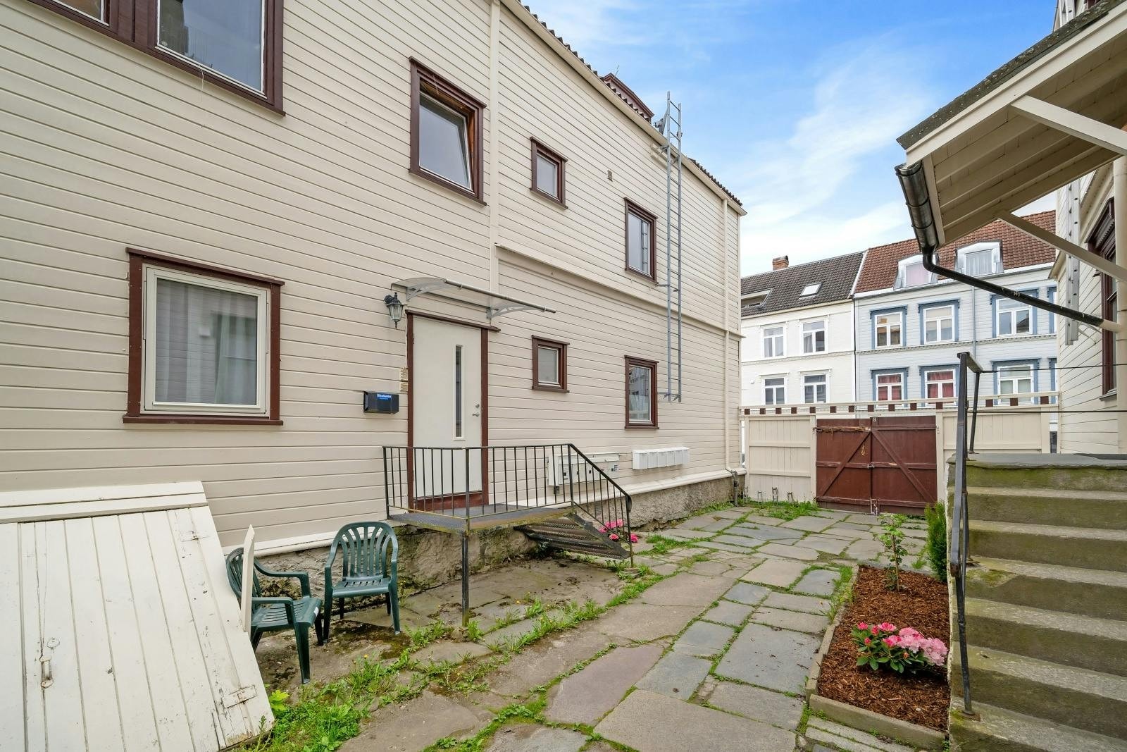 Vennligst les utleieprospektet for fullstendige opplysninger og vilkår for leie av denne boligen. Utleieprospektet ligger tilgjengelig for nedlasting i annonsen. Galleribilde