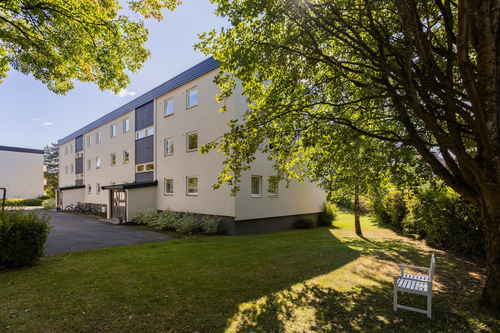 Veldrevet sameie med fellesvaskeri og grønne fellesområder. Galleribilde