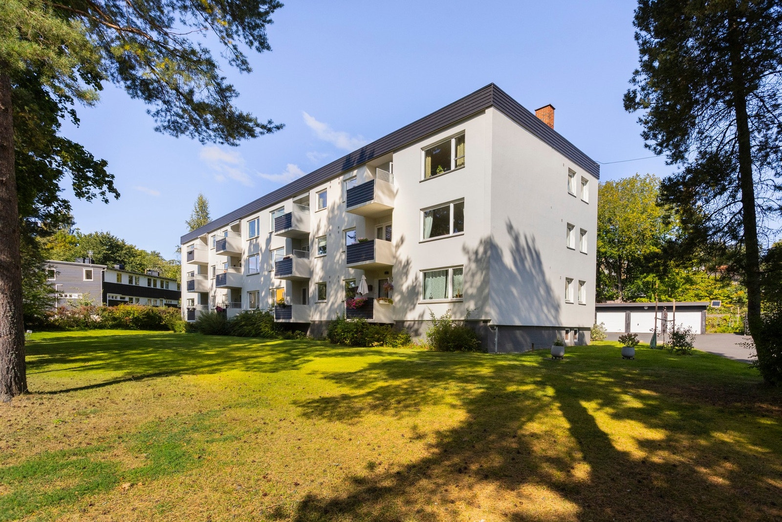 Lilleaker er kjent for sitt hyggelige bomiljø som appellerer til mennesker i alle aldre, fra småbarnsfamilier til eldre. Galleribilde