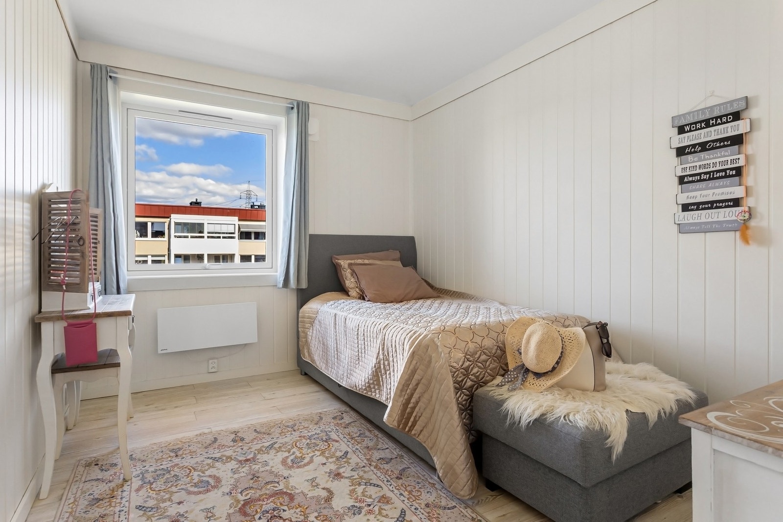 Leiligheten inneholder to gode soverom Galleribilde