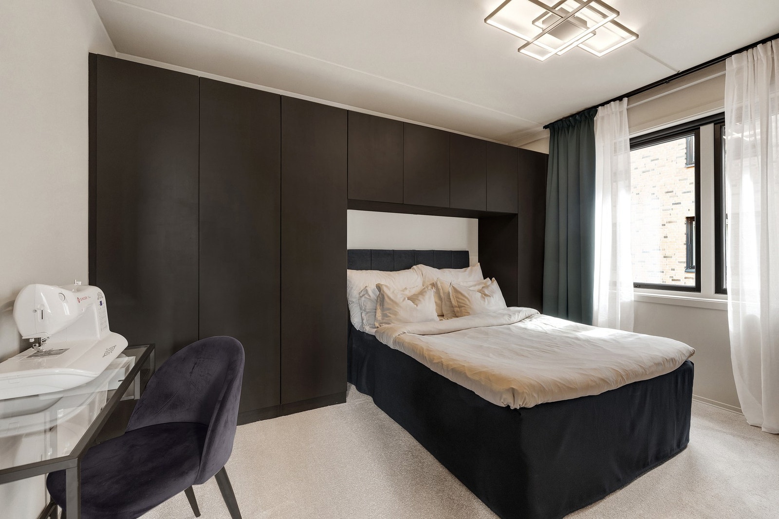 Det gis umiddelbart en lun og koselig stemning av å gå inn på soverommet. Galleribilde