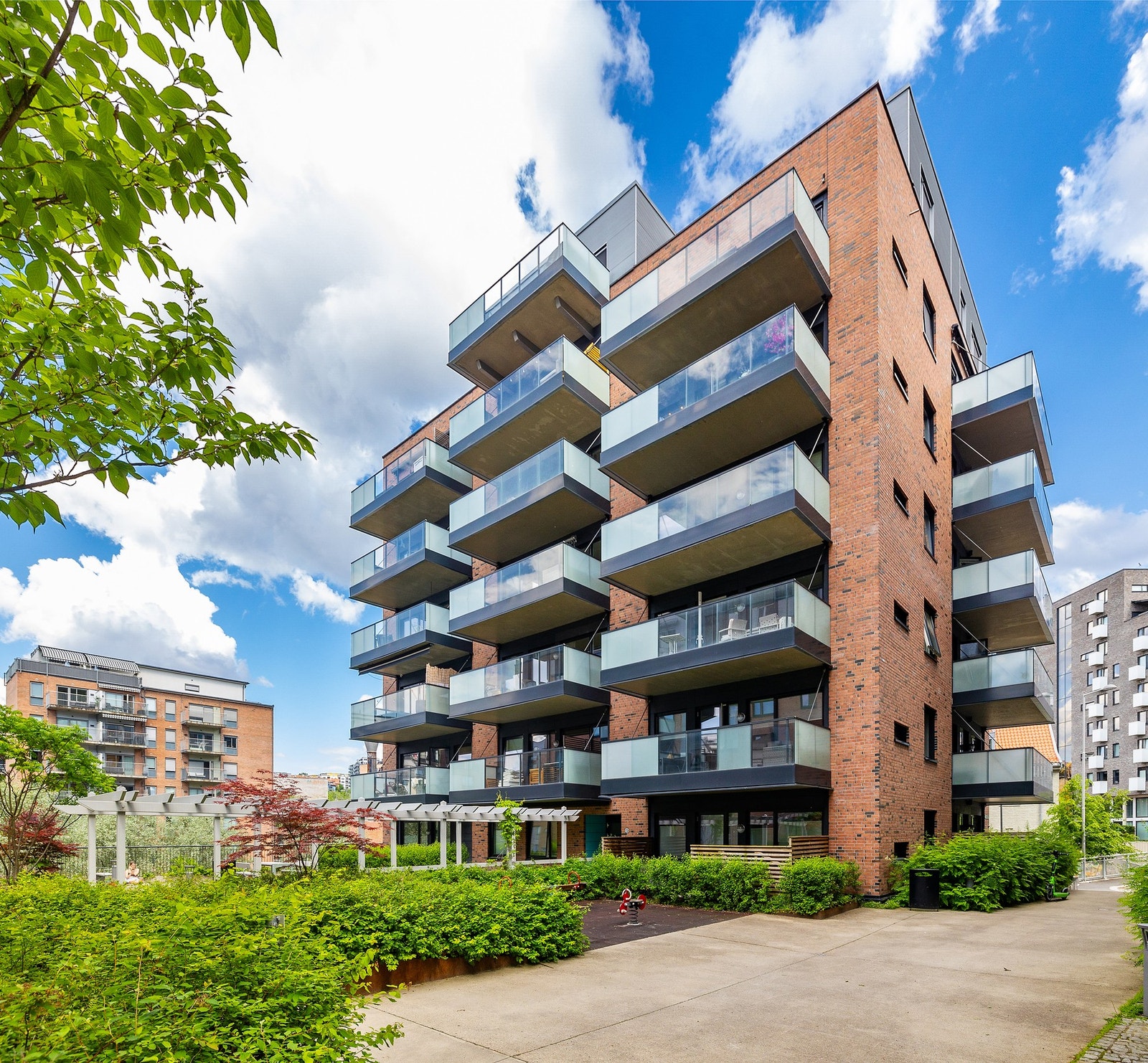 Francis borettslag ble bygget i 2015 og er et av 10 borettslag i Kværnerbyen. Galleribilde