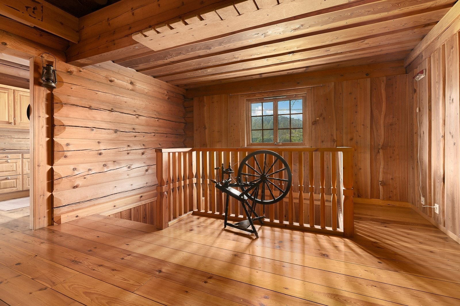 Romslig hall Galleribilde