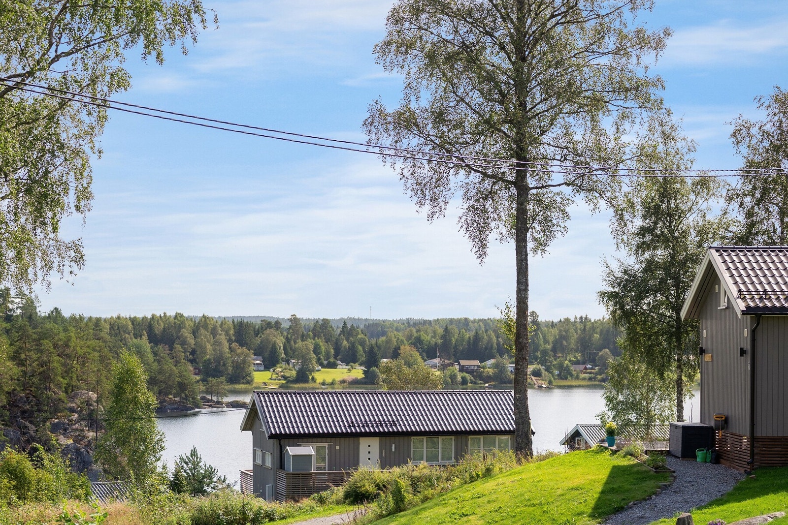 Her kan du lene deg tilbake og nyte utsikten over Lyseren. Galleribilde