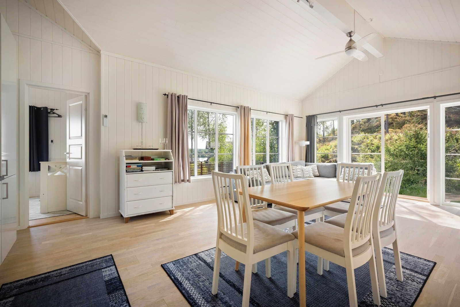 Perfekt for hyggelige familiemiddager og ikke minst sosiale lag. Galleribilde