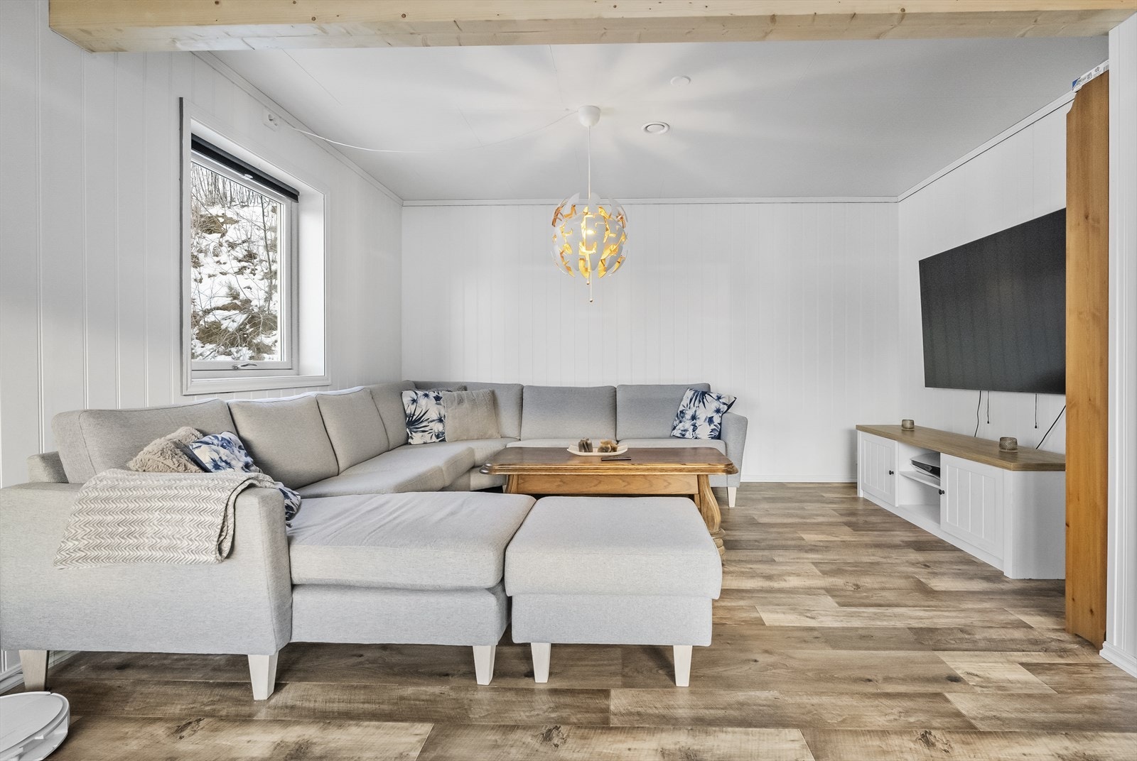 - Stuen er utvidet med det som tidligere var soverom - Kan enkelt tilbakeføres om ønskelig - Galleribilde