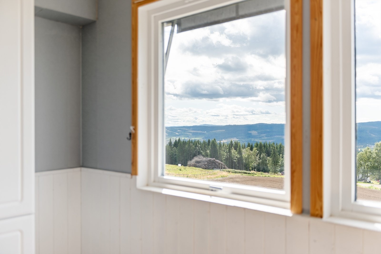 Utsikt fra kjøkken i første etasje. Galleribilde