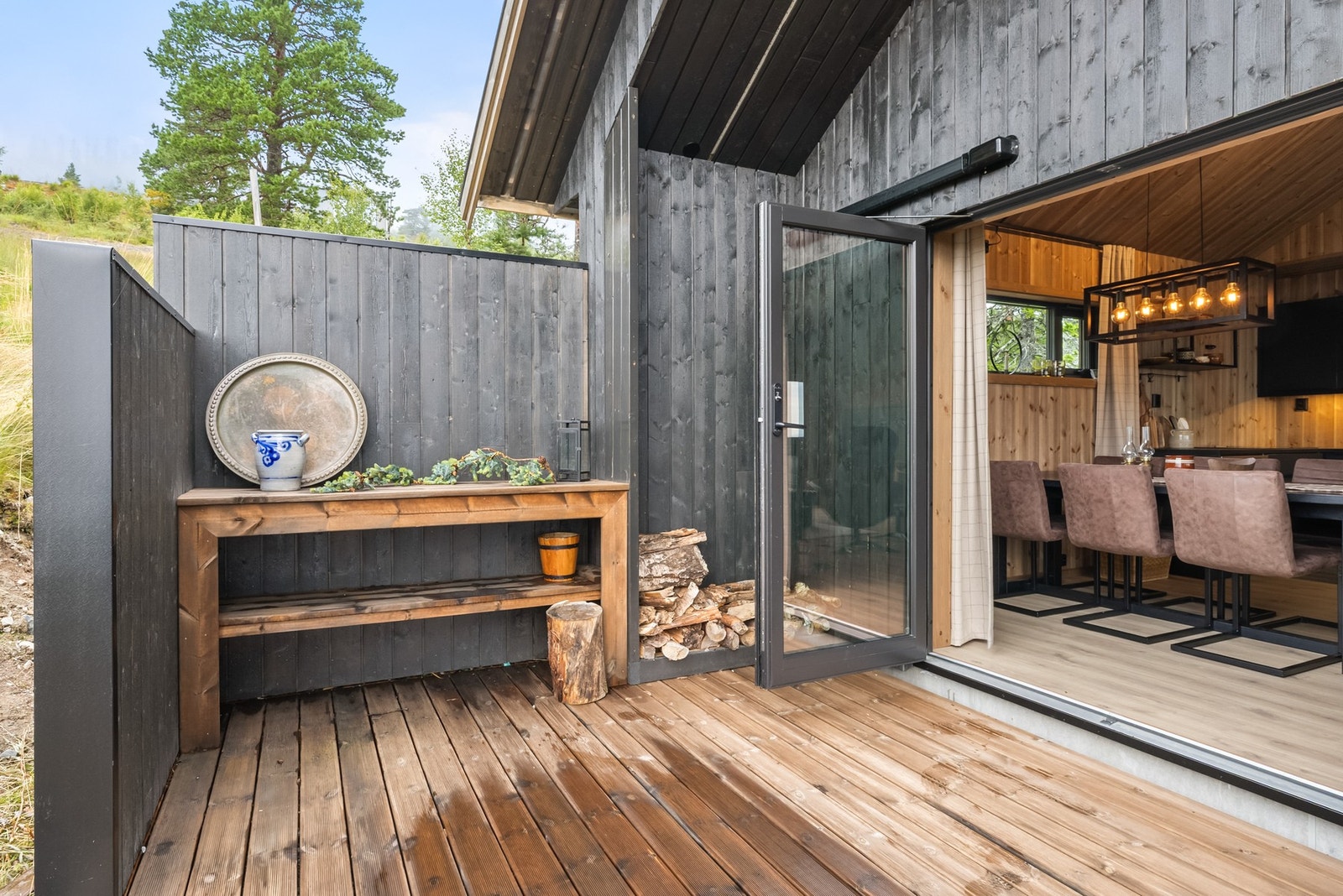 Uteområdet er både trivelig og skjermet Galleribilde