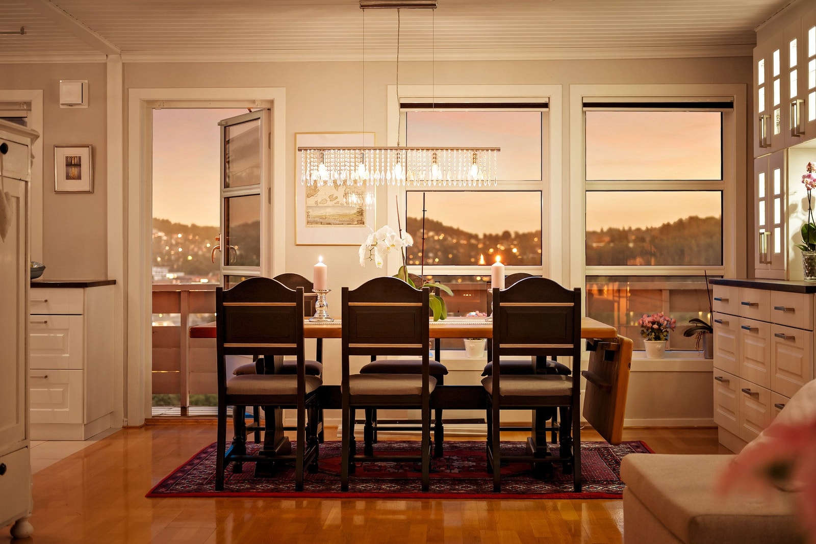 Her er det god plass til å innrede med en større spisegruppe Galleribilde