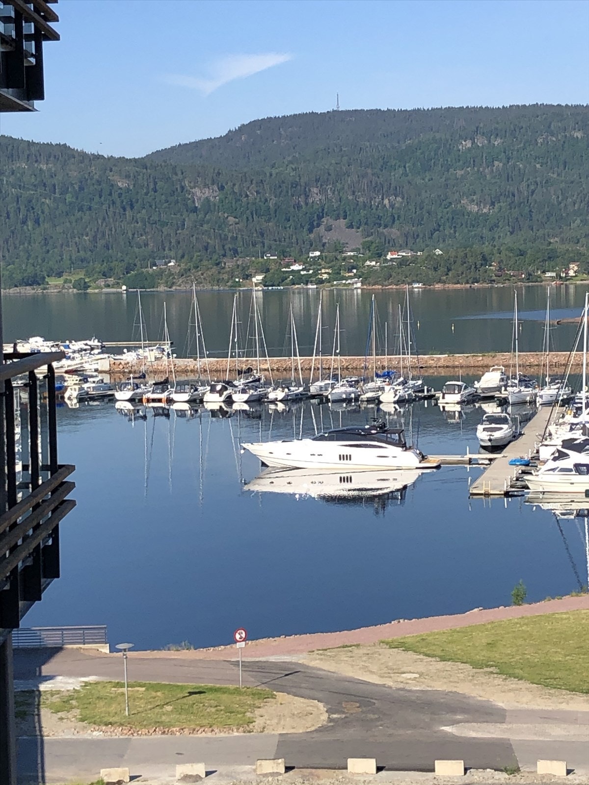 Utsiktbilde fra balkong tatt av eier. Galleribilde