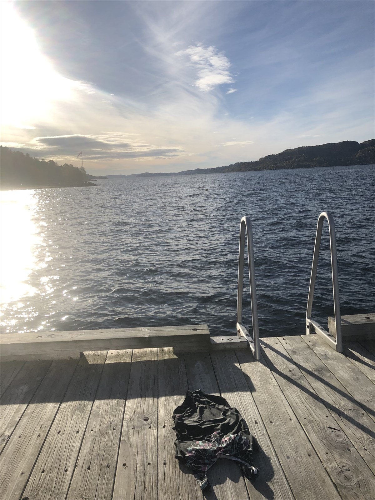 På Nordre Jarlsberg brygge kan en kan ta seg et forfriskende bad morgen så vel som kveld. Galleribilde