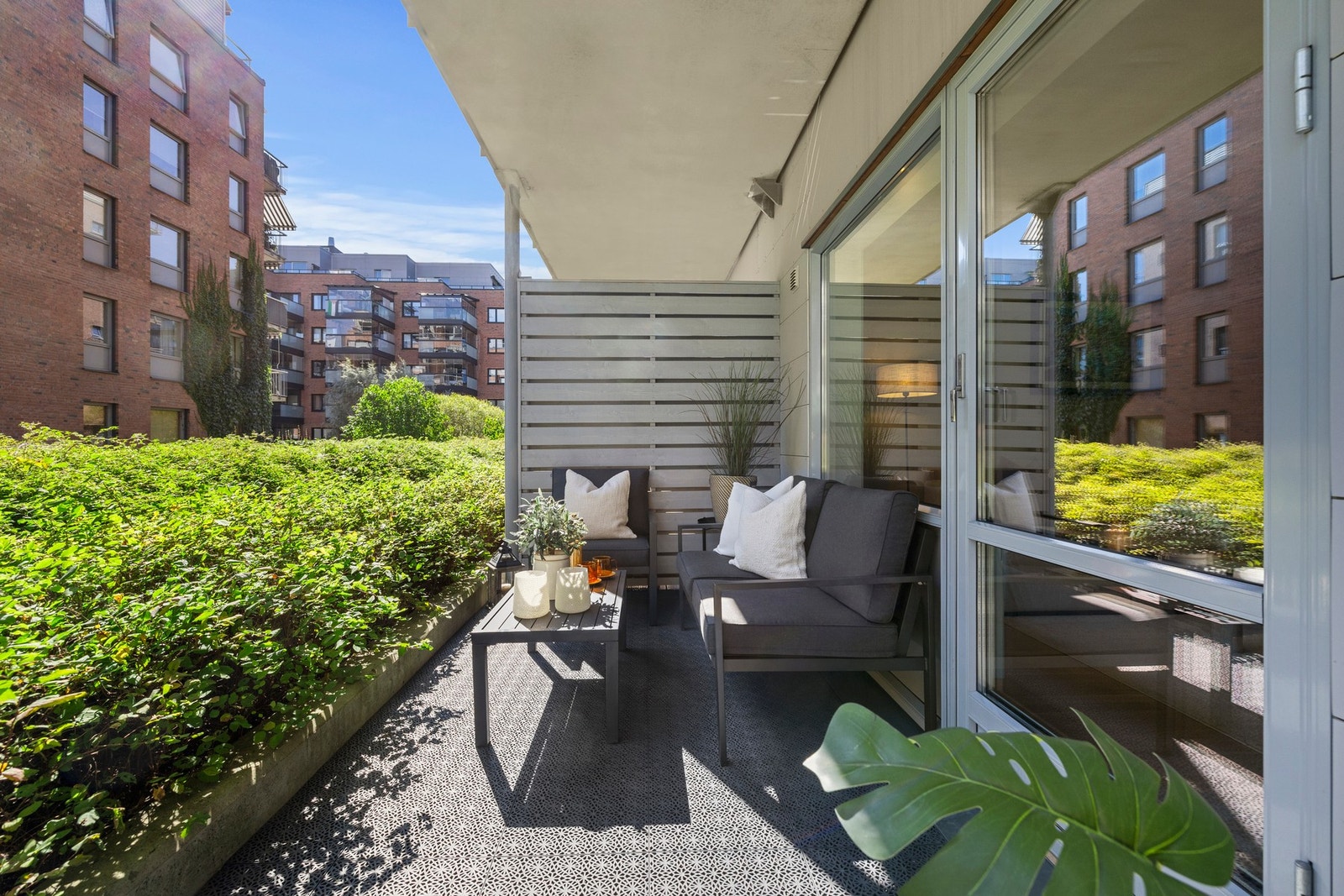 Varme sommerdager og lune høstkvelder kan nytes her i frodige omgivelser. Galleribilde