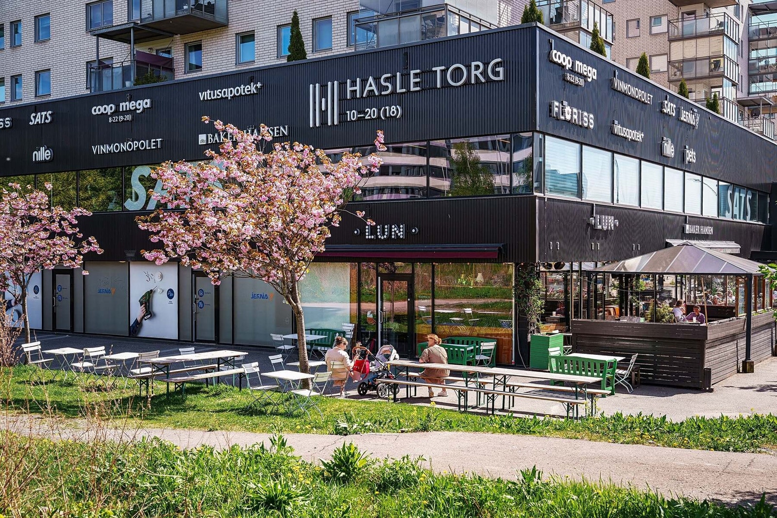 Fra leiligheten er det kort gange til Hasle Torg; nabolagssenteret som gjør hverdagen enklere. Galleribilde