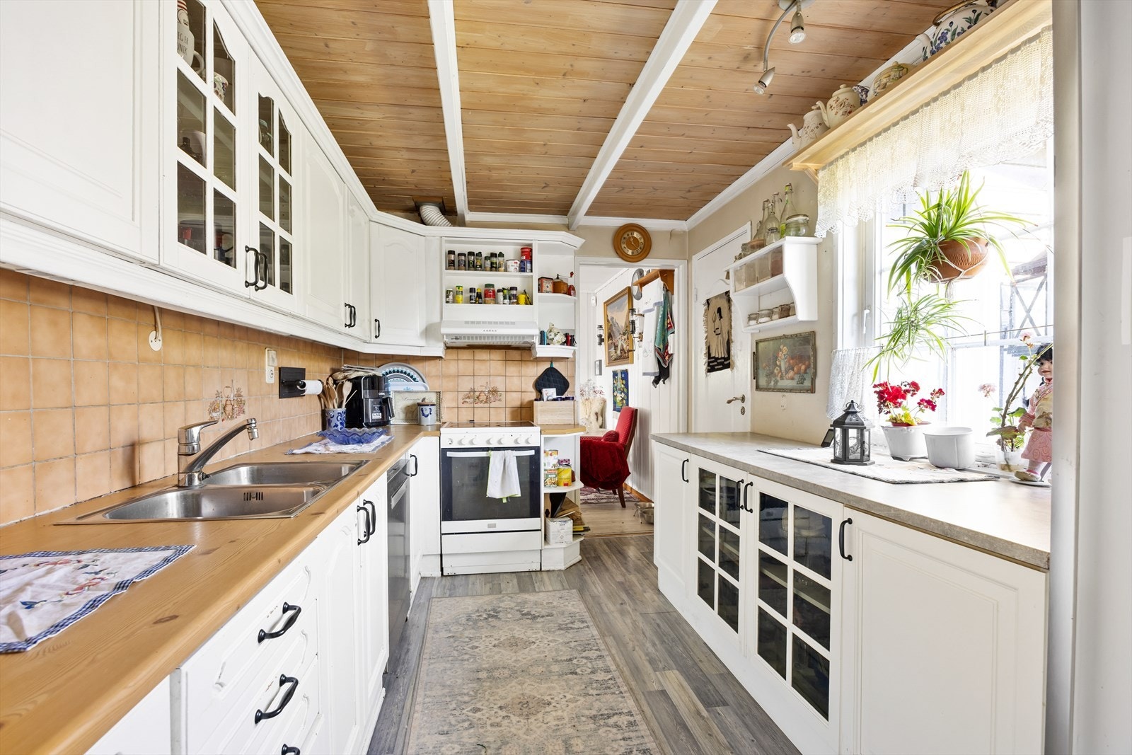 Kjøkkenet har ikke integrerte hvitevarer. Galleribilde