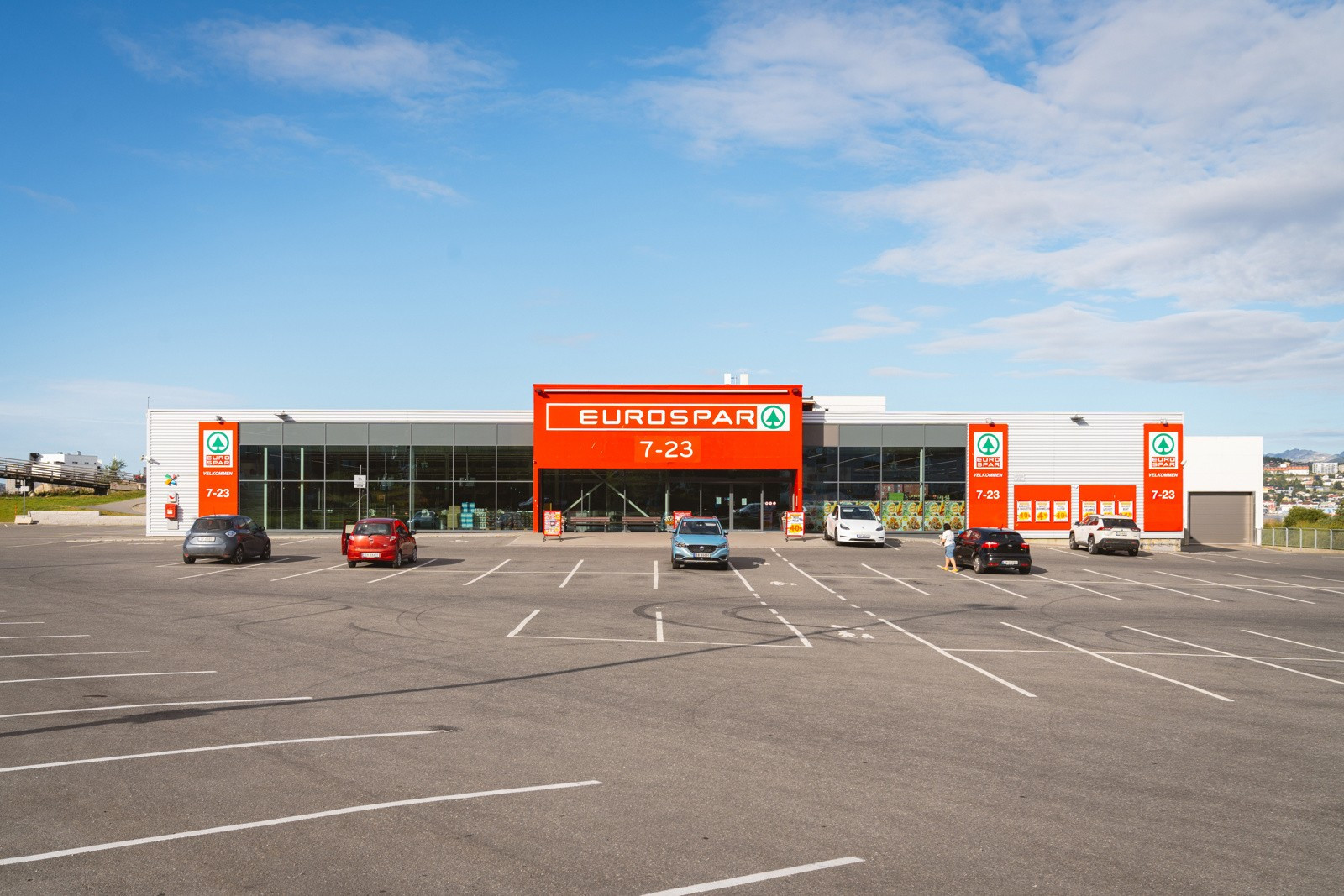 Like ved Tomasjordnes finner du en av byens større dagligvarebutikker