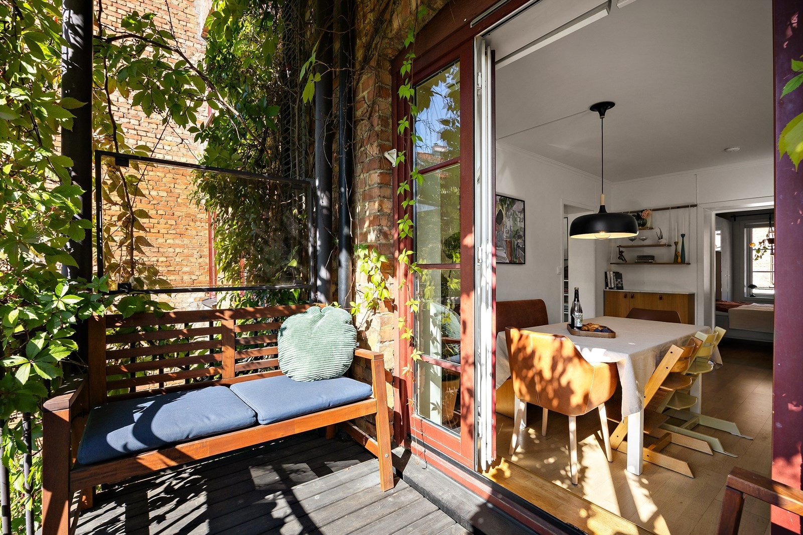 Balkongen blir en naturlig forlengelse av spisestuen. Galleribilde