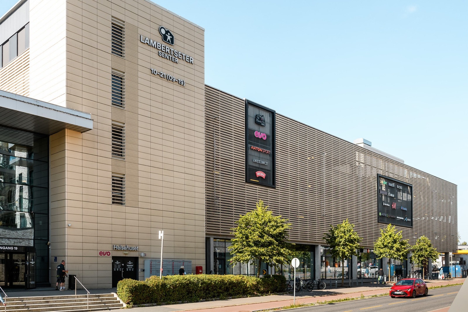 Lambertseter storsenter kun 3 minutter unna. Galleribilde