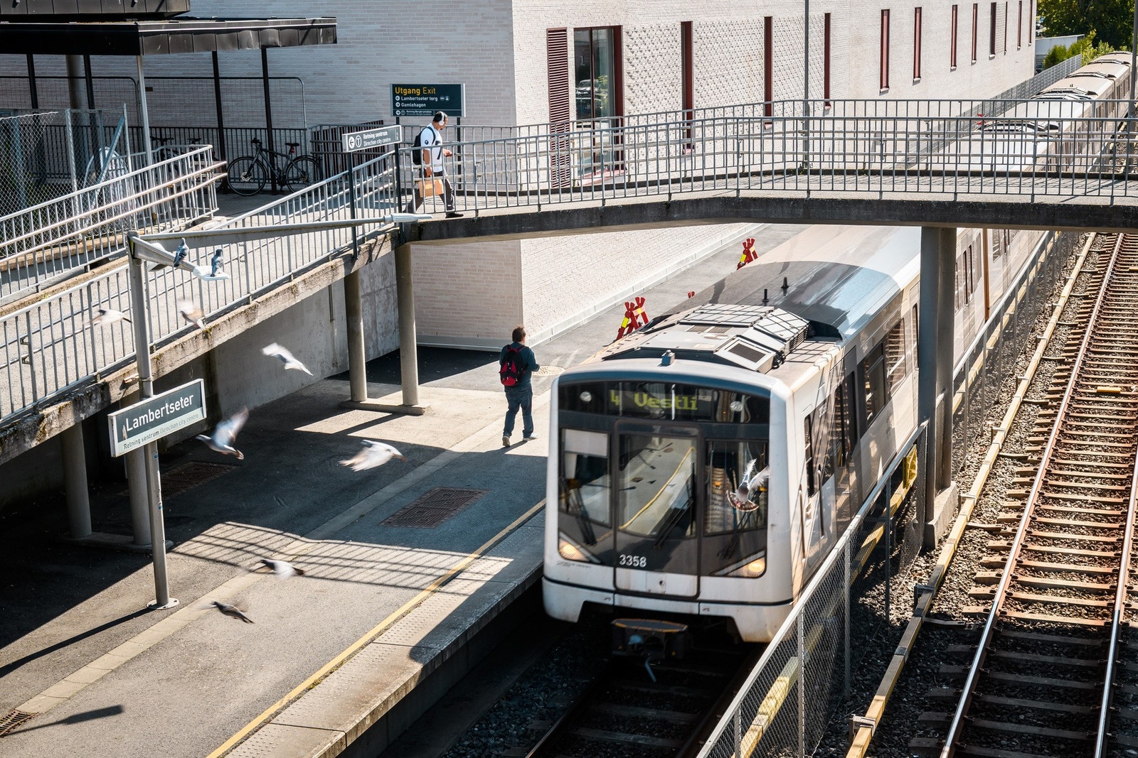 2 minutter til både t-bane og bussforbindelse. Galleribilde