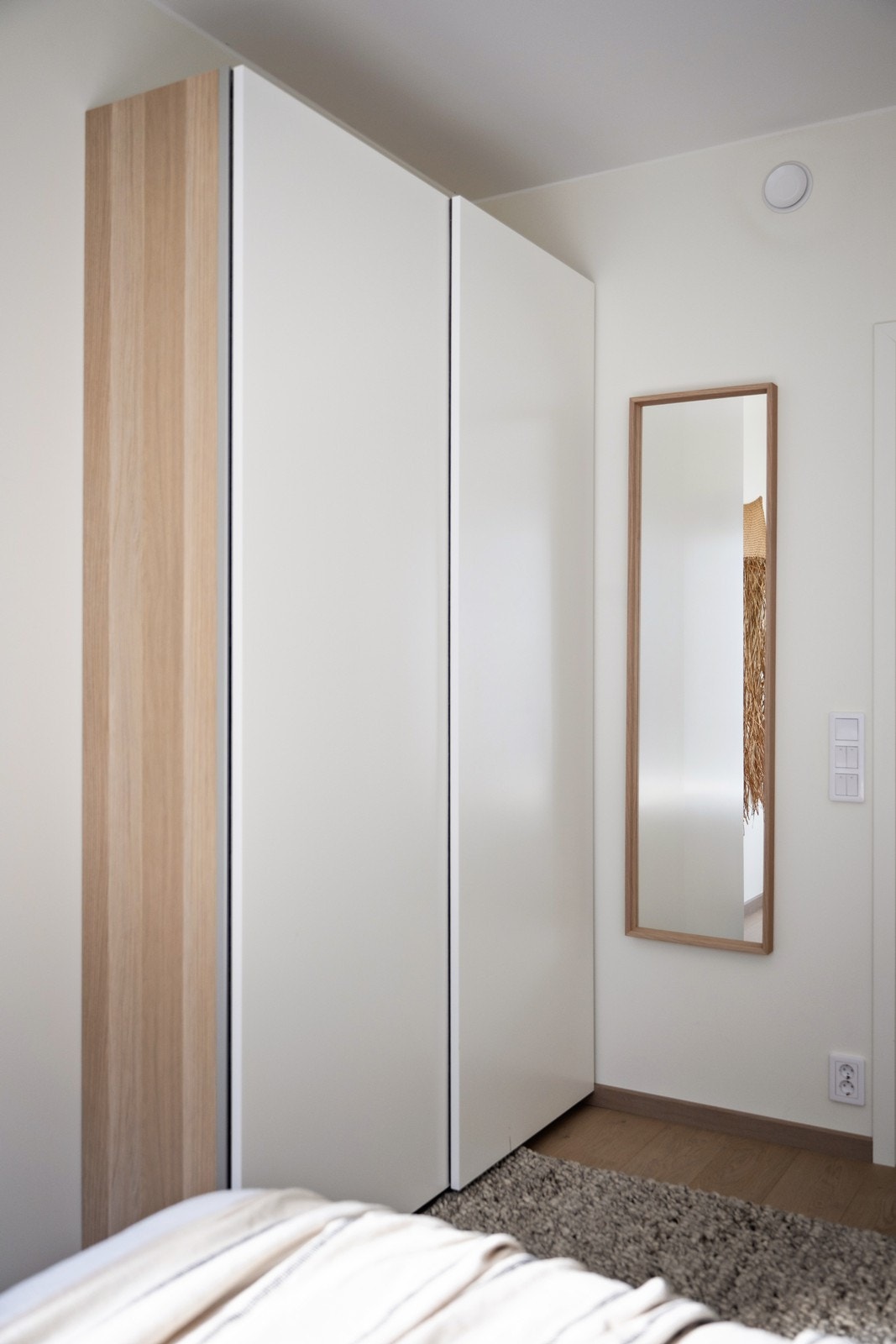 Garderobeskap i leiligheten medfølger Galleribilde